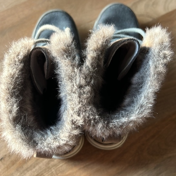 Sorel Snow Boots - Picture 5 of 8